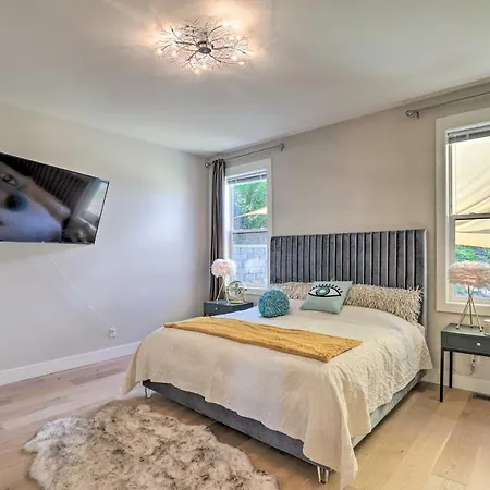 Luxe Asheville Home With Stunning Mountain Views!